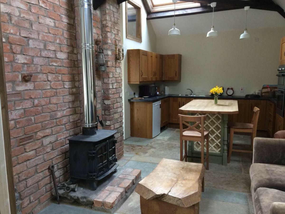 Tracey'S Farmhouse Cottage Belfast Dış mekan fotoğraf